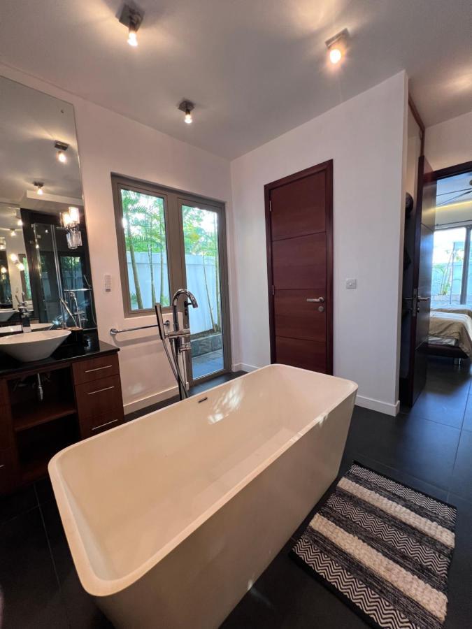 Villa Horizon By Dream Escapes, Beachfront Villa Пуант-о-Канноньер Экстерьер фото